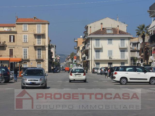 Appartamento in vendita a Marina centro, Marche
