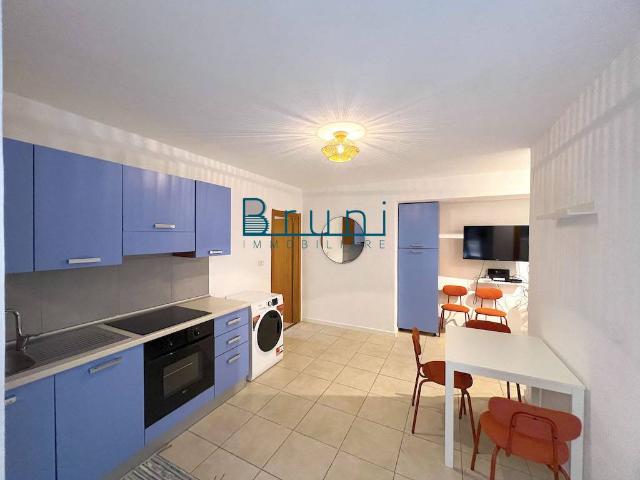 Appartamento in vendita a Albula centro, Marche
