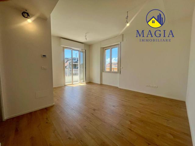 Appartamento in vendita a Porto d'Ascoli centro, Marche