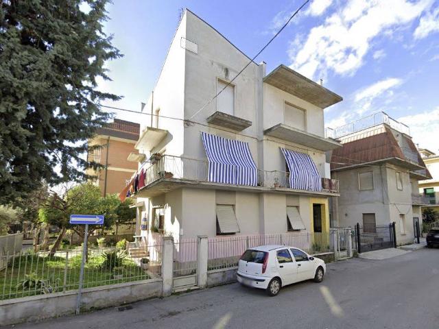 Appartamento in vendita a Agraria, Marche