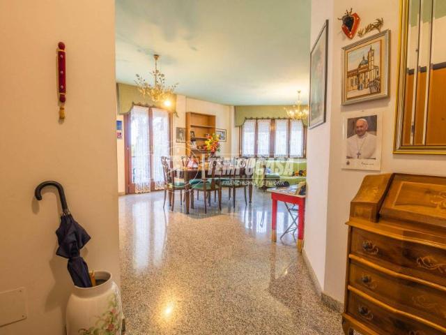 Appartamento in vendita a Albula centro, Marche