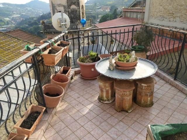 Appartamento in vendita a Vallecrosia, Liguria