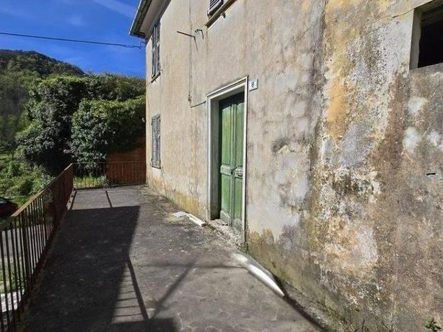Appartamento in vendita a San Colombano Certenoli, Liguria