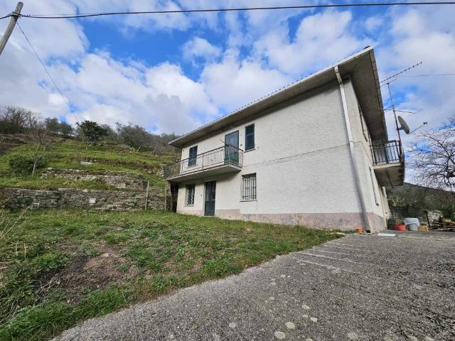 Appartamento in vendita a San Colombano Certenoli, Liguria