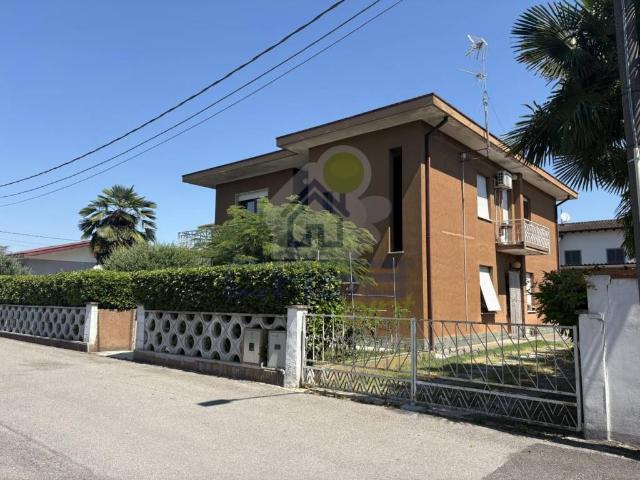 Appartamento in vendita a San Daniele Po, Lombardia
