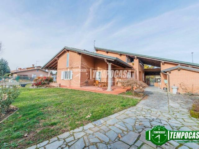 Villa Indipendente in vendita a San Genesio Ed Uniti, Lombardia