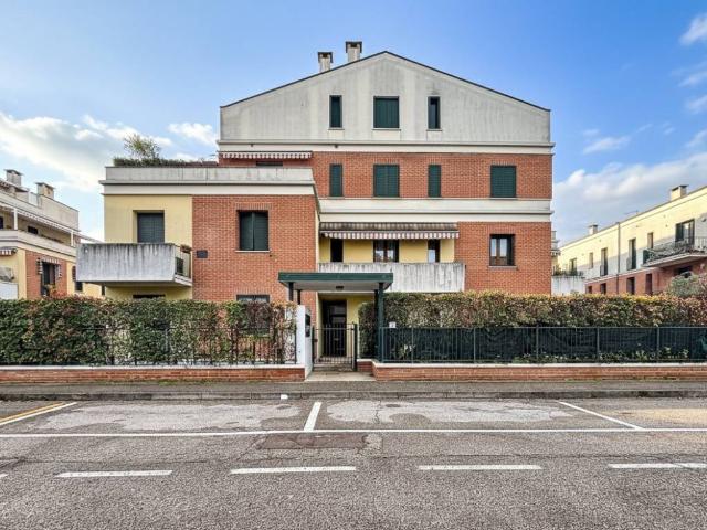Appartamento in vendita a San Giovanni Lupatoto, Veneto