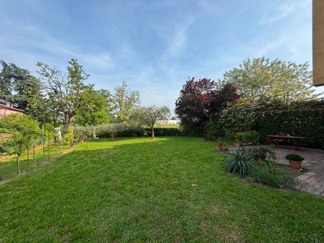 Appartamento in vendita a Mirandola, San Lazzaro