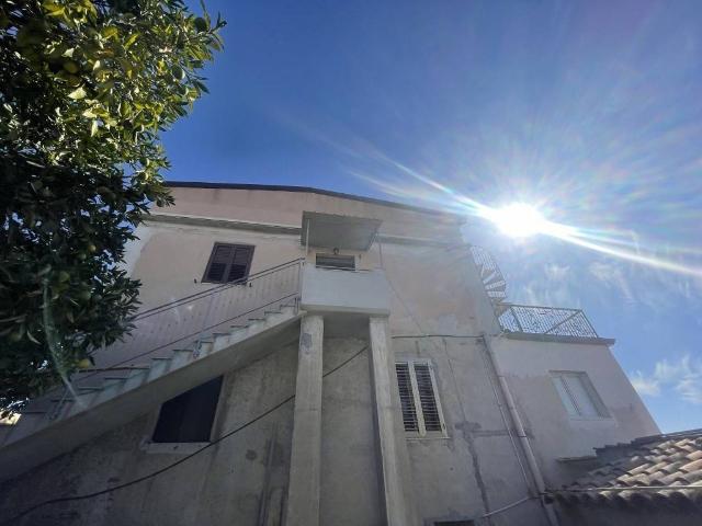 Appartamento in vendita a Calabria, Reggio Calabria