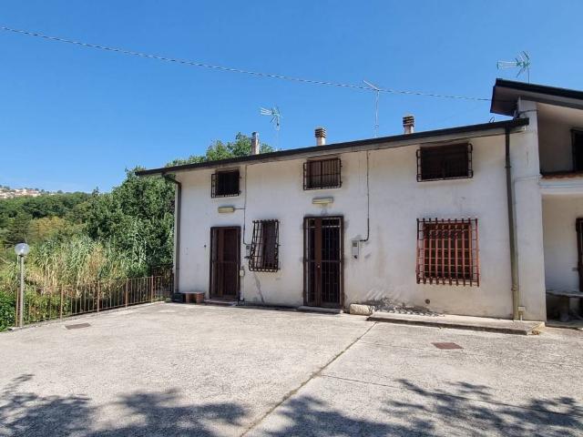 Appartamento in vendita a Luogosano, Avellino