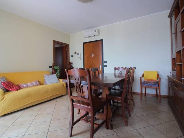 Appartamento in vendita a San Martino Siccomario, Lombardia