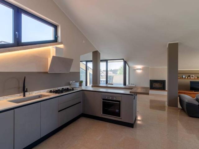 Appartamento in vendita a San Pietro In Cariano, Veneto