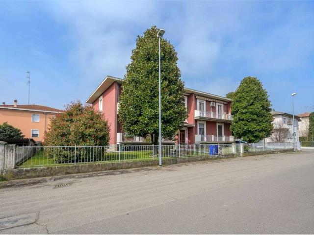 Appartamento in vendita a San Secondo Parmense, Reggio Emilia