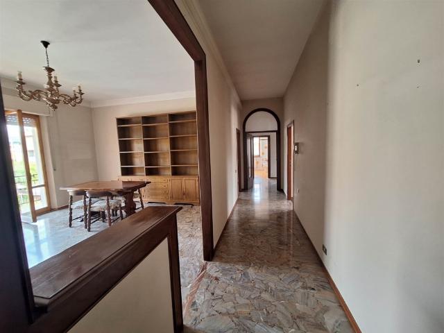 Appartamento in vendita a Settempeda, Marche