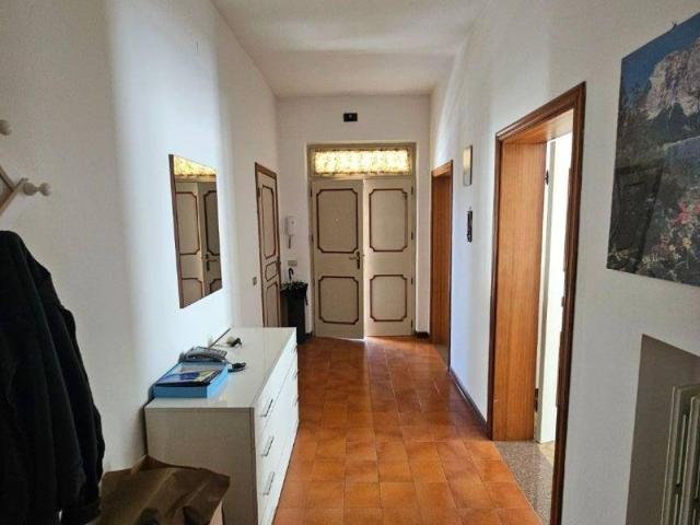Appartamento in vendita a Settempeda, Marche