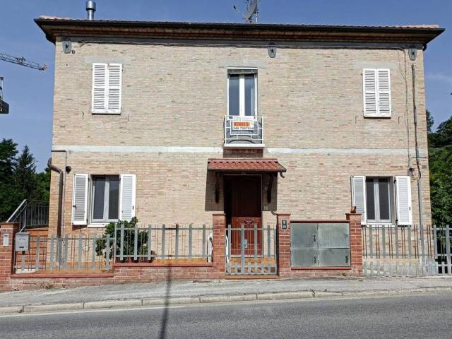 Appartamento in vendita a Glorioso, Marche