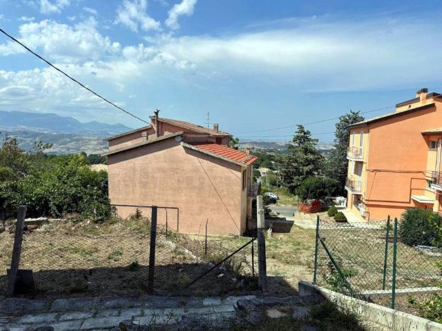 Appartamento in vendita a San Valentino In Abruzzo, Abruzzo