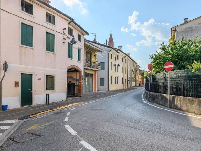 Appartamento in vendita a San Vito Di Leguzzano, Veneto