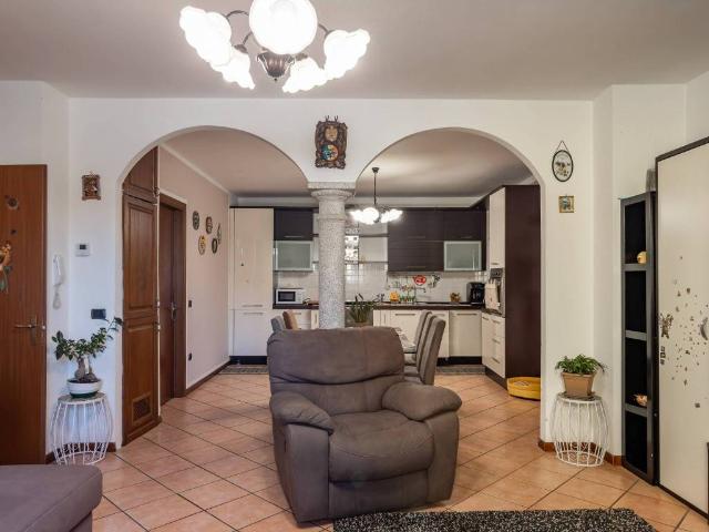 Appartamento in vendita a San Zenone Al Lambro, Lombardia