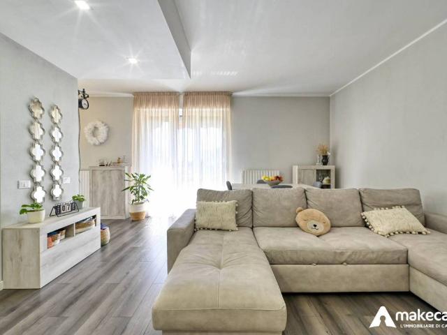 Appartamento in vendita a San Zenone Al Lambro, Lombardia