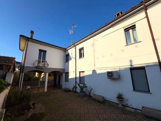 Appartamento in vendita a Sannazzaro De' Burgondi, Pavia