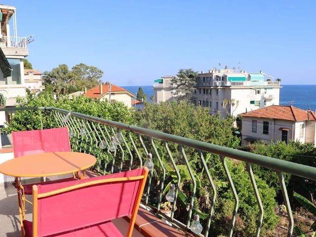 Appartamento in vendita a Poggio di Sanremo, San Remo