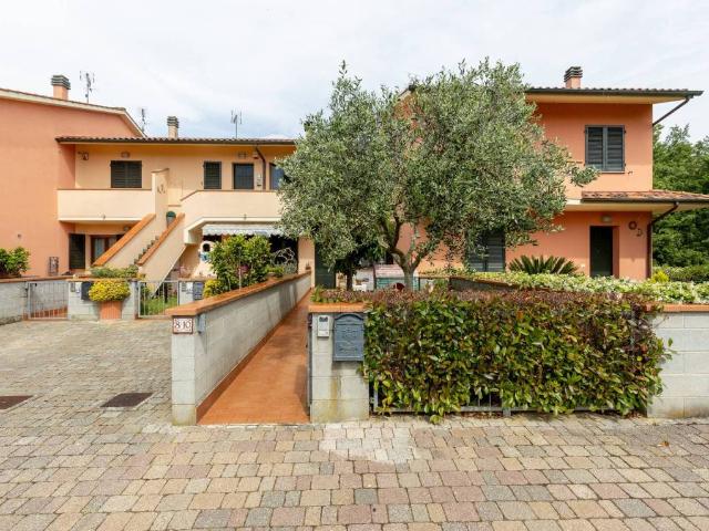 Villa Schiera in vendita a Santa Maria A Monte, Toscana