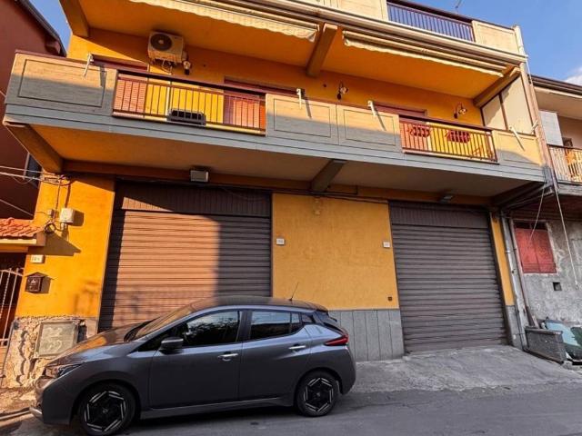 Appartamento in vendita a Santa Maria Di Licodia, Catania