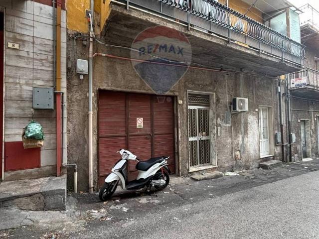 Appartamento in vendita a Santa Maria Di Licodia, Catania