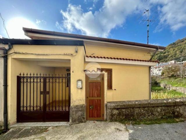 Appartamento in vendita a Santa Marina, Salerno