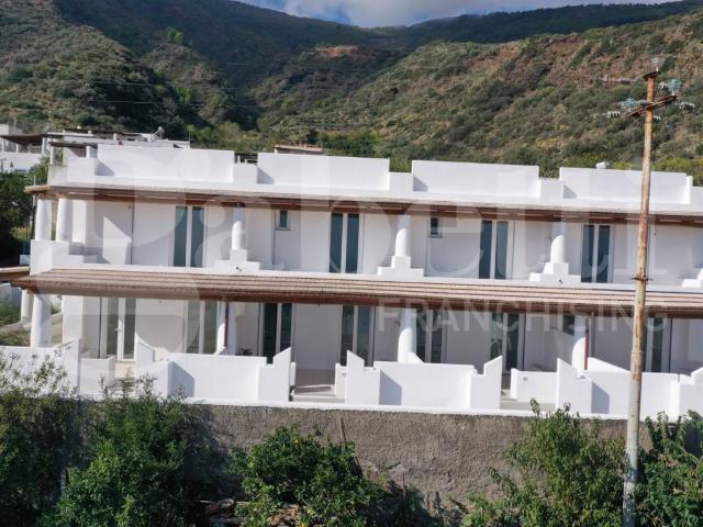 Appartamento in vendita a Santa Marina Salina, Sicilia
