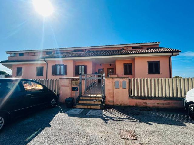 Appartamento in vendita a Colfiorito, Roma Capitale