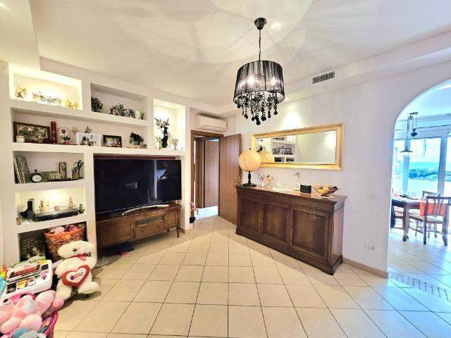 Appartamento in vendita a Colfiorito, Roma Capitale