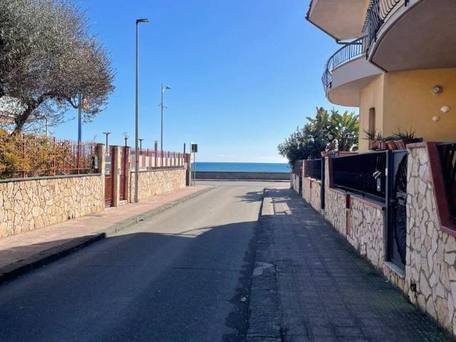 Appartamento in vendita a Bucalo, Santa Teresa Di Riva