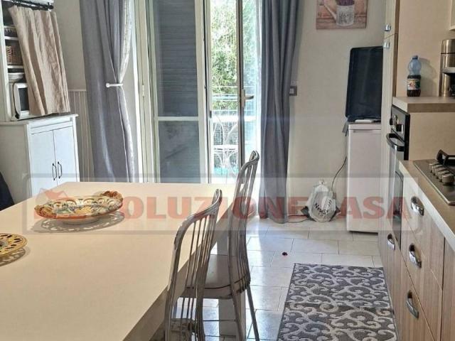 Appartamento in vendita a Santa Teresa di Riva, Messina