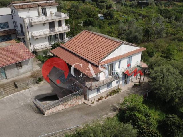 Appartamento in vendita a Minà, Sant'agata Di Militello