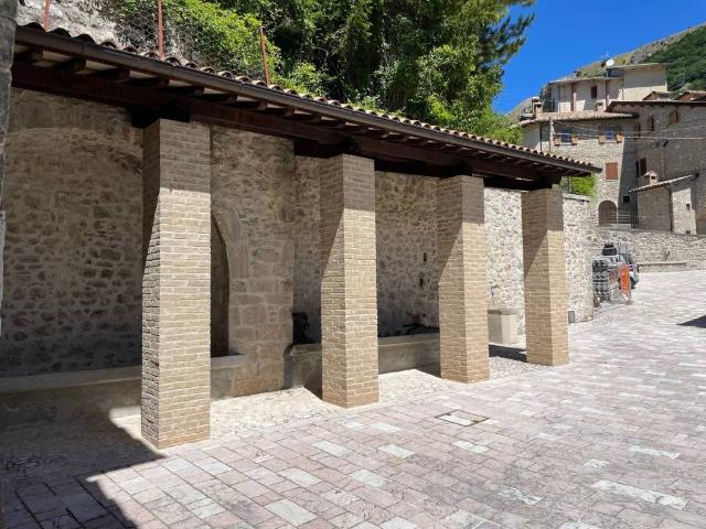 Appartamento in vendita a Sant'anatolia Di Narco, Umbria
