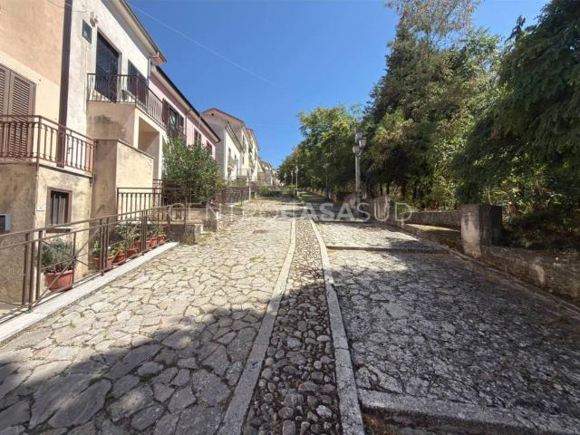 Appartamento in vendita a Sant'Angelo dei Lombardi, Avellino