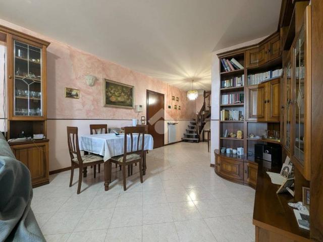 Appartamento in vendita a Chiavicone, Sant'Ilario d'Enza