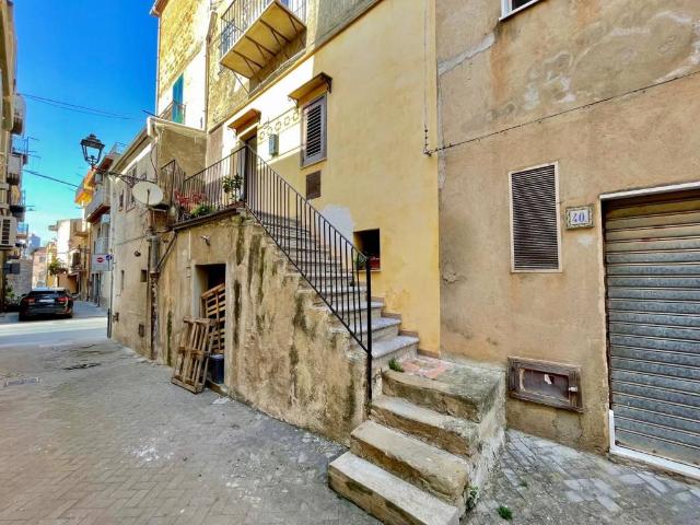 Appartamento in vendita a Santo Stefano Di Camastra, Sicilia