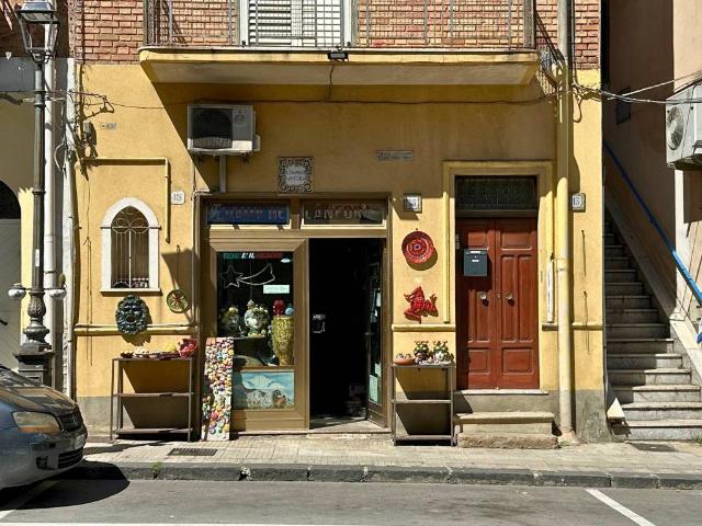 Appartamento in vendita a Santo Stefano Di Camastra, Sicilia