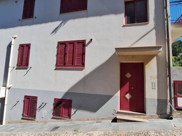 Appartamento in vendita a Santo Stefano Di Camastra, Sicilia