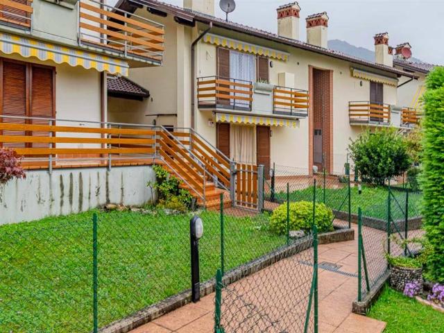 Appartamento in vendita a Sant'omobono Imagna, Lombardia