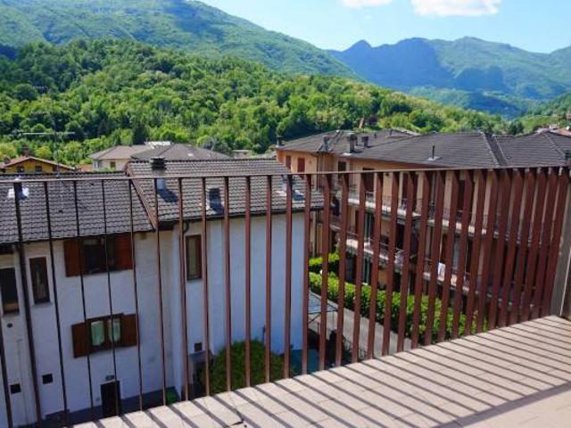 Appartamento in vendita a Sant'omobono Imagna, Lombardia
