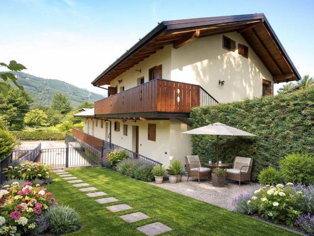 Appartamento in vendita a Sant'omobono Imagna, Lombardia