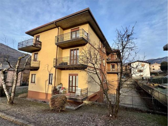 Appartamento in vendita a Sant'omobono Imagna, Lombardia