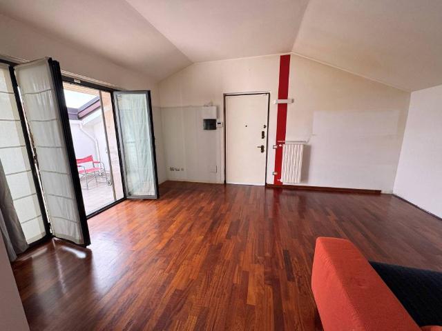 Appartamento in vendita a Villaggio Matteotti, Saronno