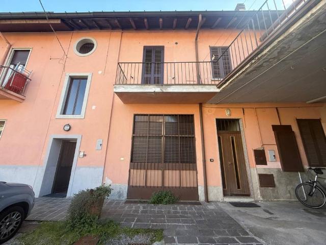 Appartamento in vendita a Volta-Prealpi, Saronno
