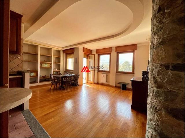 Appartamento in vendita a Sarre, Aosta