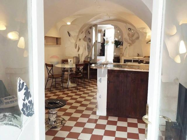 Appartamento in vendita a Cappuccini, Cala Di Volpe